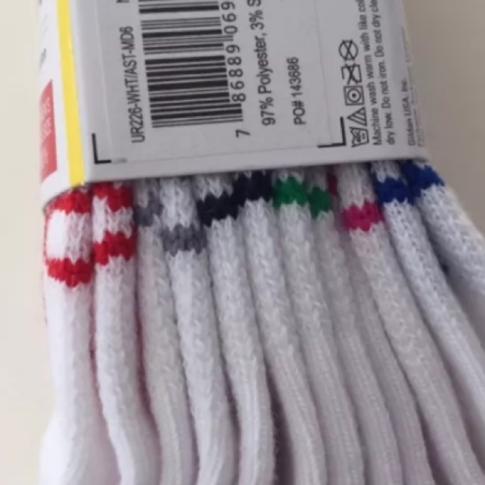 Under Armour Women's White No Show Socks 6 Pairs - Picture 3 of 3